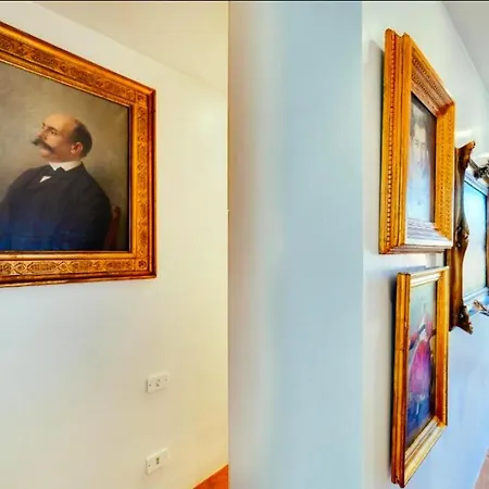 Luxury Art In Trastevere With Terrace Apartment