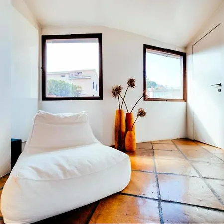 Luxury Art In Trastevere With Terrace * Rome