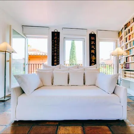 Apartment Luxury Art In Trastevere With Terrace Rome