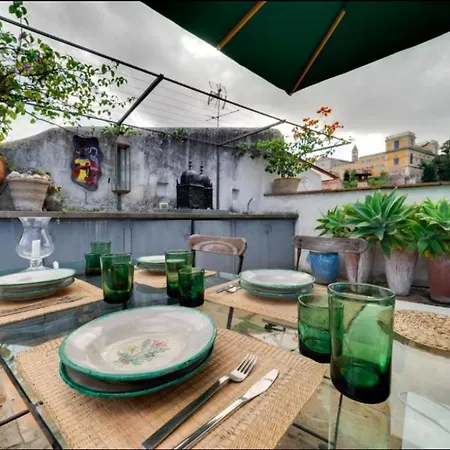 Luxury Art In Trastevere With Terrace