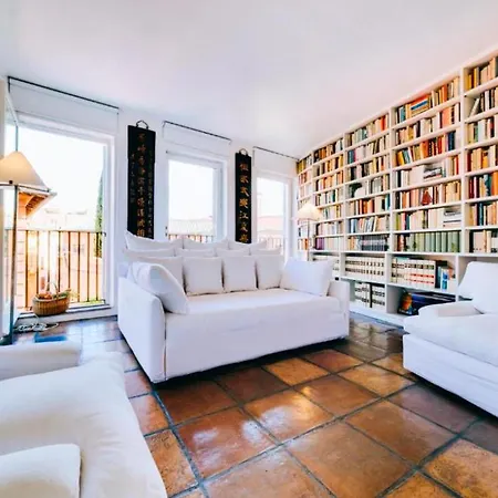 Apartament Luxury Art In Trastevere With Terrace *